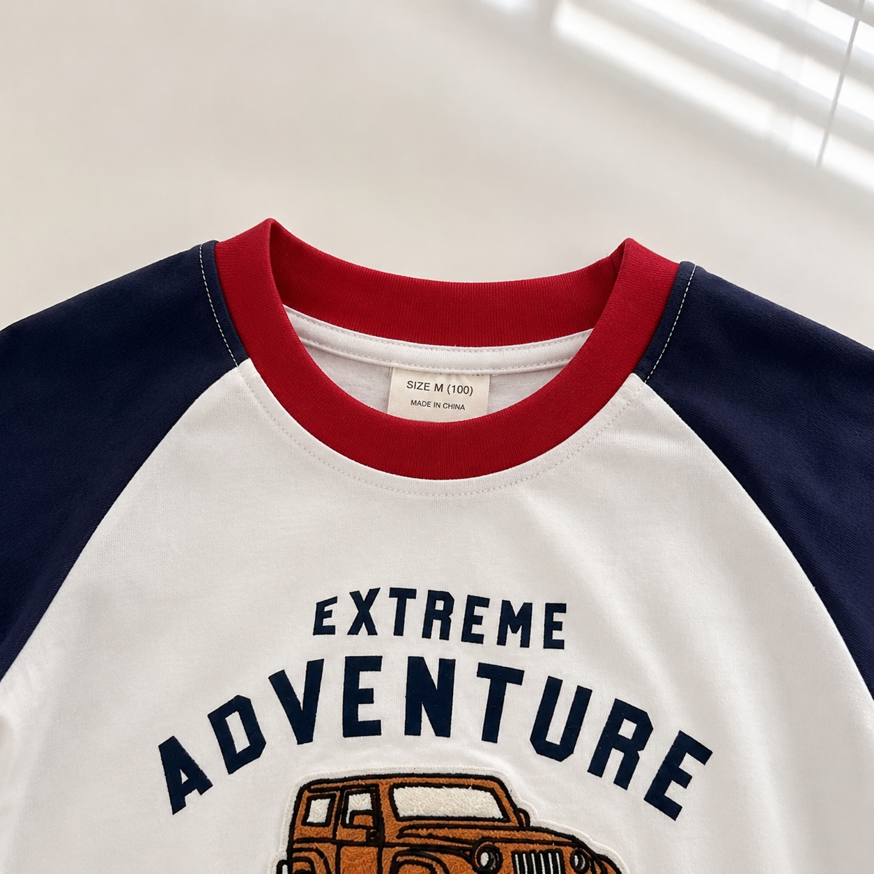 StreetBoy – Tendance et confortable – T-shirt pour enfant à manches raglan et imprimé