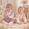 FloraKnit – Douceur et mignonnerie – Tenue pour bébé avec gilet, salopette et bandeau