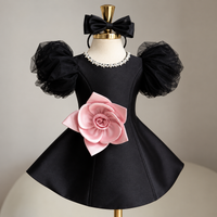 Thumbnail for LittleRose – Élégante et festive – Robe pour fille avec fleur en 3D et manches bouffantes