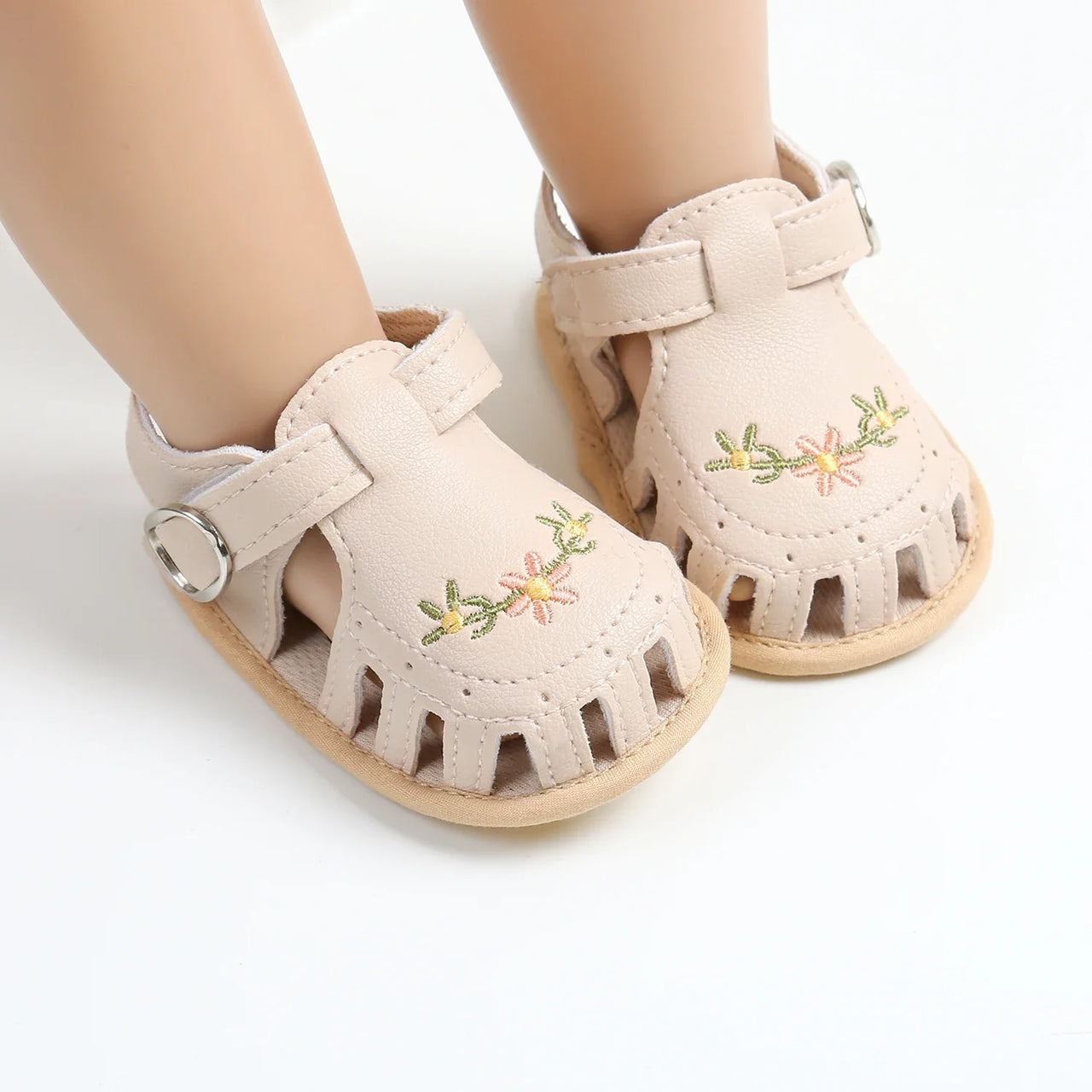 TinyPetals – Confort et style – Sandales pour bébé avec broderies florales