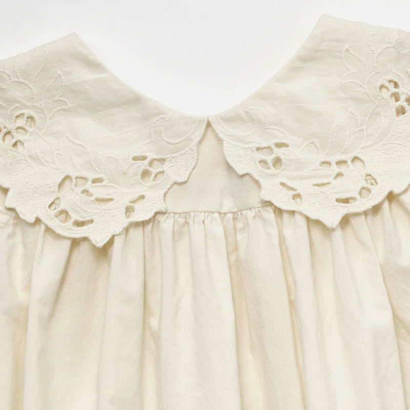 Sleeveless Dress – Élégante et confortable – Robe à col en dentelle