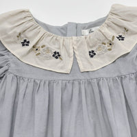 Thumbnail for Princess Dress – Élégante et confortable – Robe à col brodé