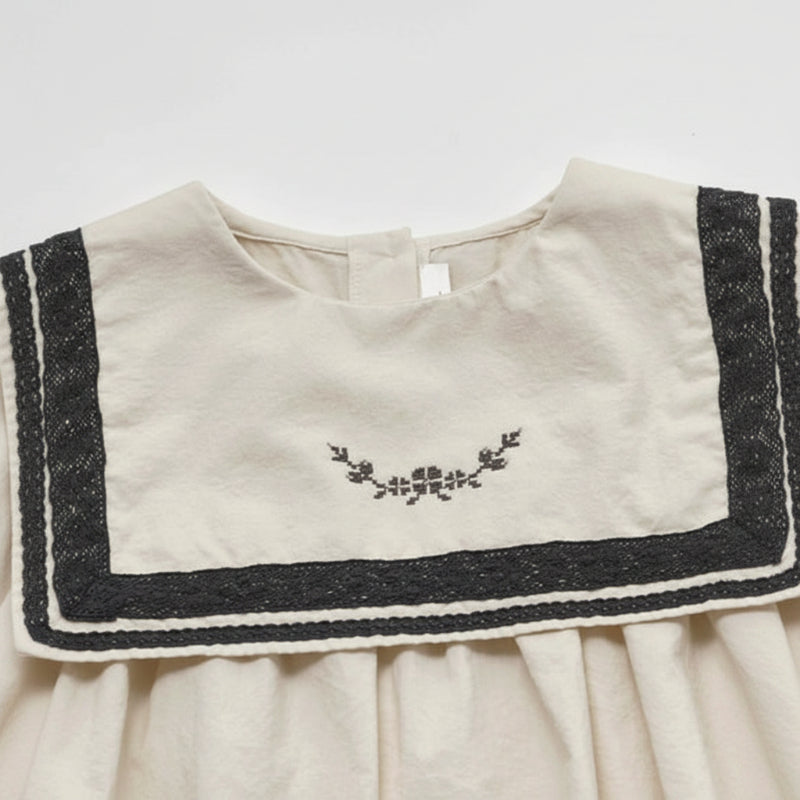Sailor Top – Élégant et confortable – Chemise à détails en dentelle et manches bouffantes