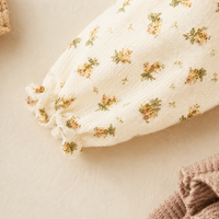 Thumbnail for SweetPea – Tenue pour bébé fille avec volants et imprimé floral