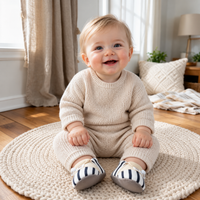 Thumbnail for TinyToes – Douces et chaudes – Premières chaussures pour bébé au motif rayé