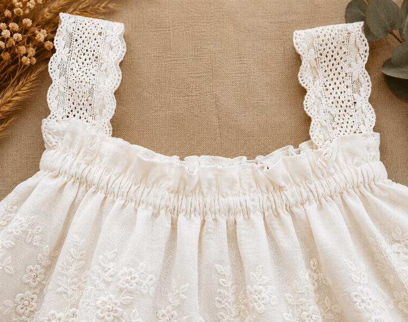 TinyLuxe – Ensemble d'été composé d'un haut en dentelle et d'un pantalon à jambes larges