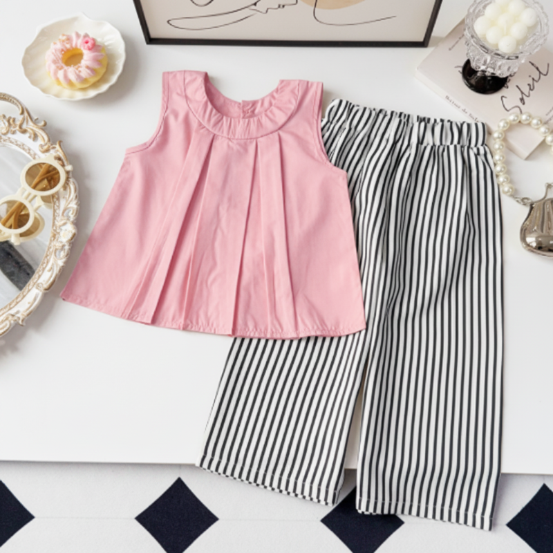 Sleeveless Tops & Pants – Douceur et élégance – Ensemble d'été pour enfants