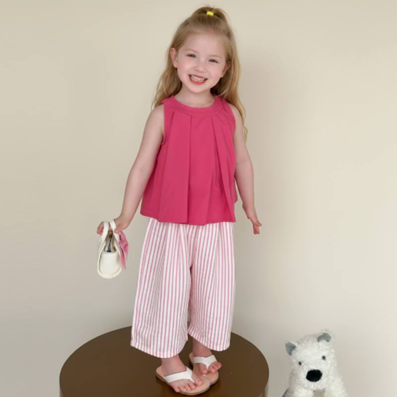 Sleeveless Tops & Pants – Douceur et élégance – Ensemble d'été pour enfants