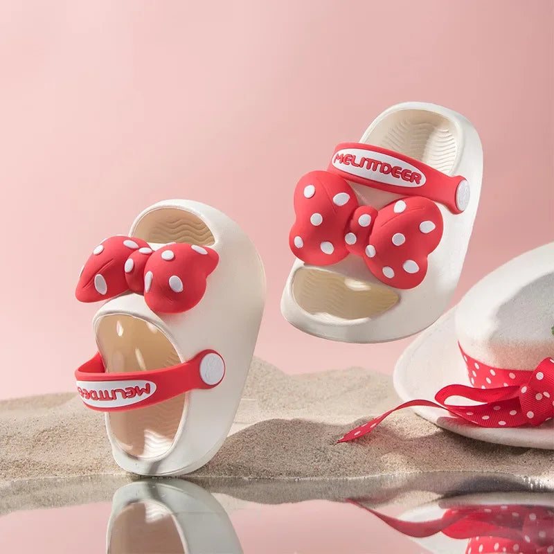 Mini Fashion – Gaieté et sécurité – Chaussons de plage à pois