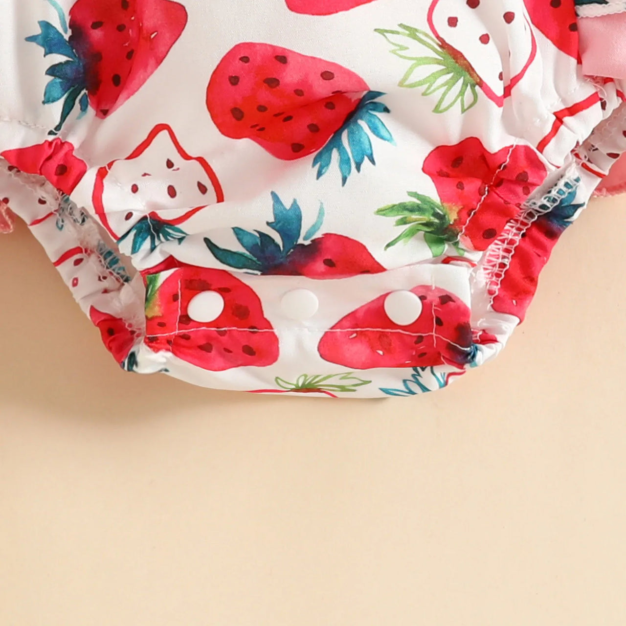 Mini Fashion™ – Vache ou Fraise – Barboteuse à bretelles pour filles