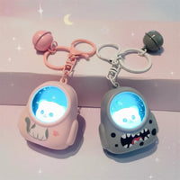Thumbnail for Glowing Astronaut Charm – Mignon et lumineux – Pendentif sac « Astronaute »