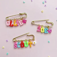 Thumbnail for Personalized Charm Pin – Personnalisée et élégante – Broche avec prénom
