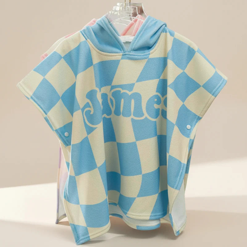 Personalized Hooded Towel – Douce et unique – Cape de bain personnalisée pour enfant