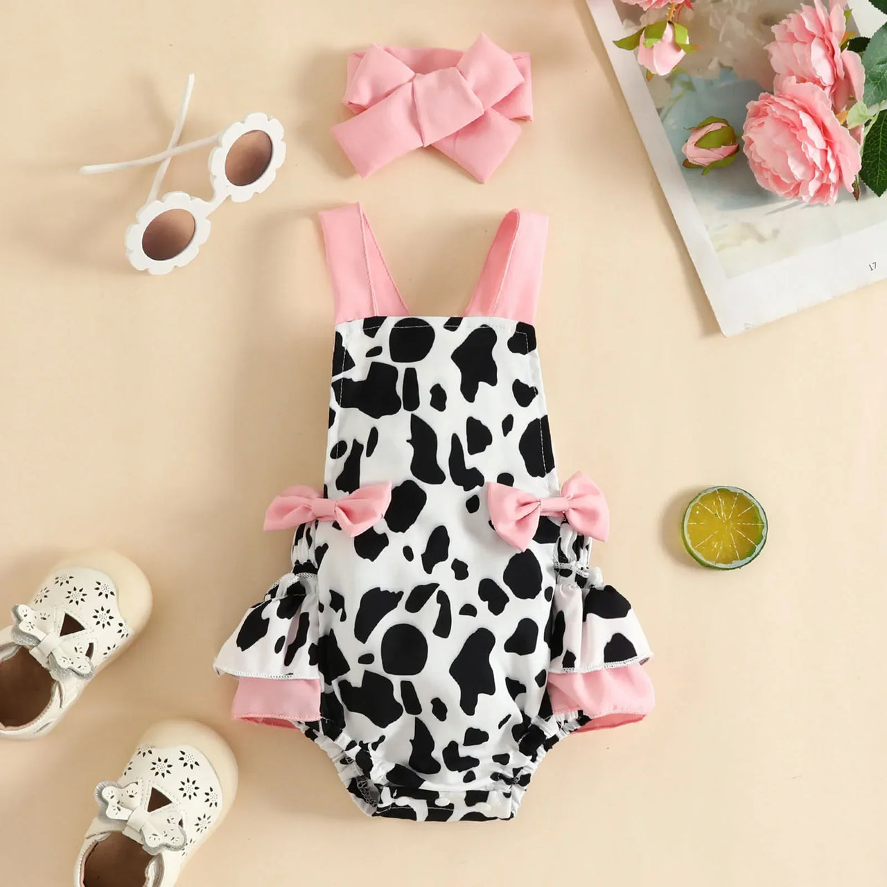 Mini Fashion™ – Vache ou Fraise – Barboteuse à bretelles pour filles