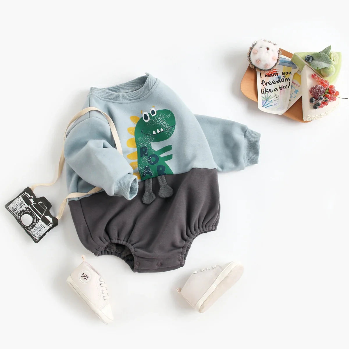 Mini Fashion – Grenouillère en polaire avec imprimé Dino