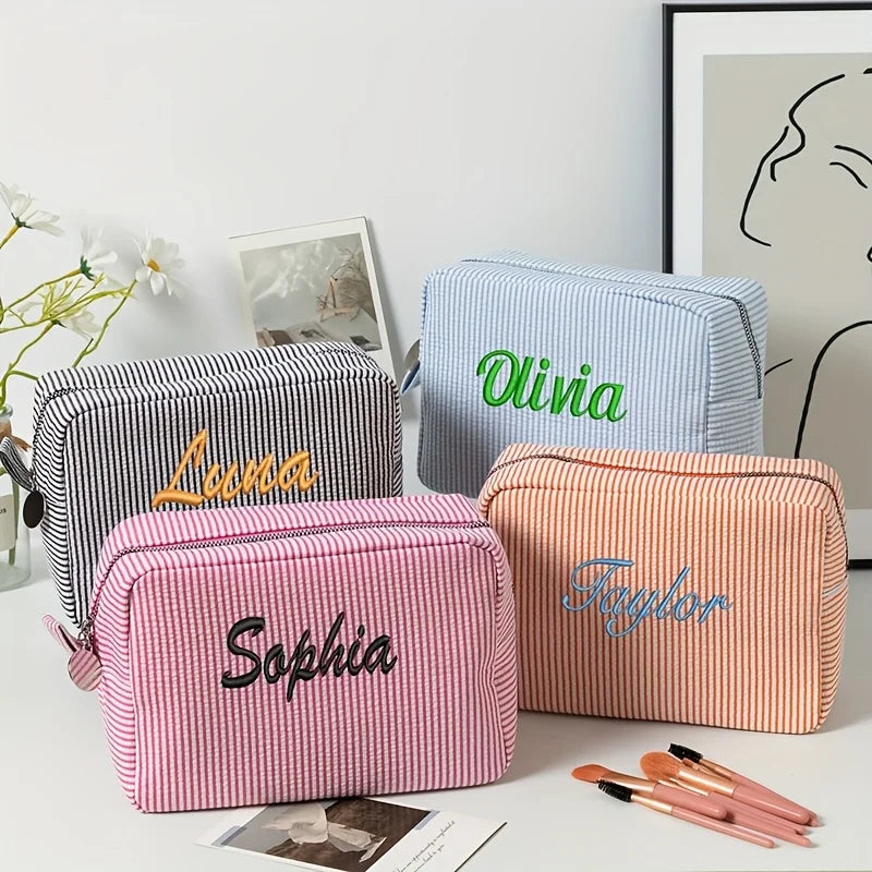 Striped Name Pouch – Personnalisée et élégante – Trousse à maquillage