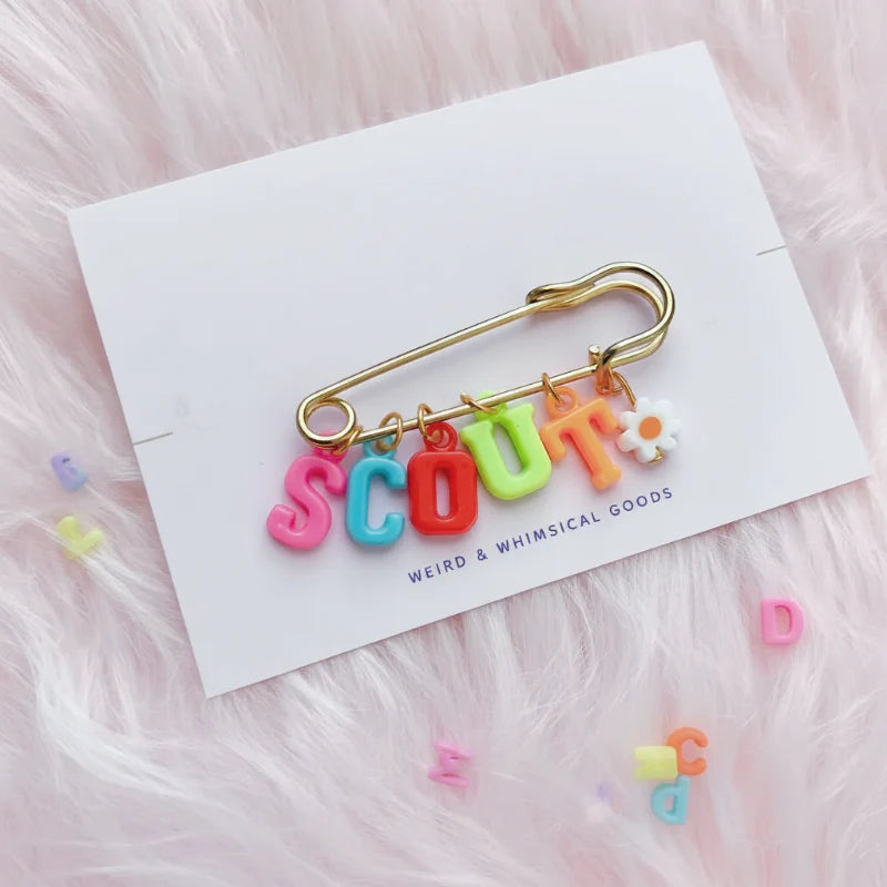 Personalized Charm Pin – Personnalisée et élégante – Broche avec prénom
