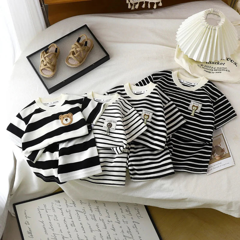 Kids Stripe Outfit – Tendance et confort – Tenue d'été pour enfants