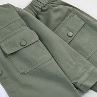 Thumbnail for Boys Fashion – Tendance et confort – Ensemble cargo pour garçons